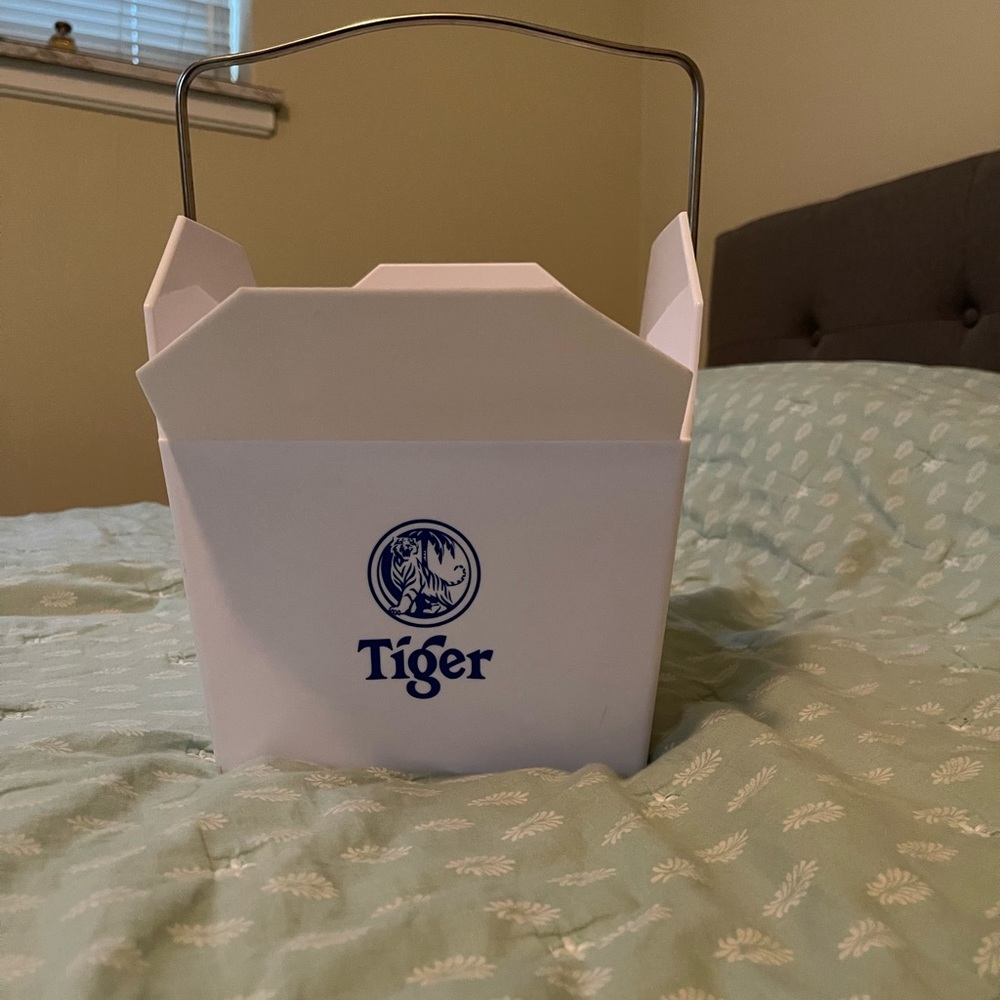 Tiger Beer Chinese Takeout Themed Ice Bucket - Picture 2 of 6